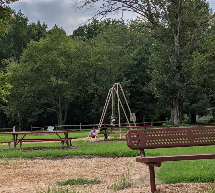 crooked-oak-playground-photo